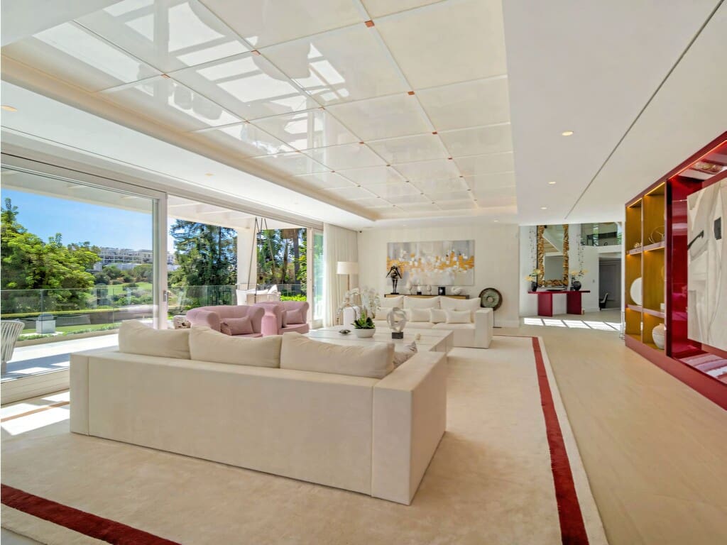 5 bedroom Villa for sale in Nueva Andalucia with pool garage - € 9,950,000 (Ref: 9976841)