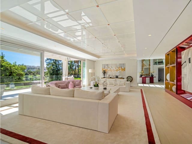 5 soverom Villa til salgs i Nueva Andalucia, Marbella med svømmebasseng garasje - € 9 950 000 (Ref: 9976841)