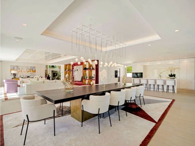 5 soverom Villa til salgs i Nueva Andalucia, Marbella med svømmebasseng garasje - € 9 950 000 (Ref: 9976841)