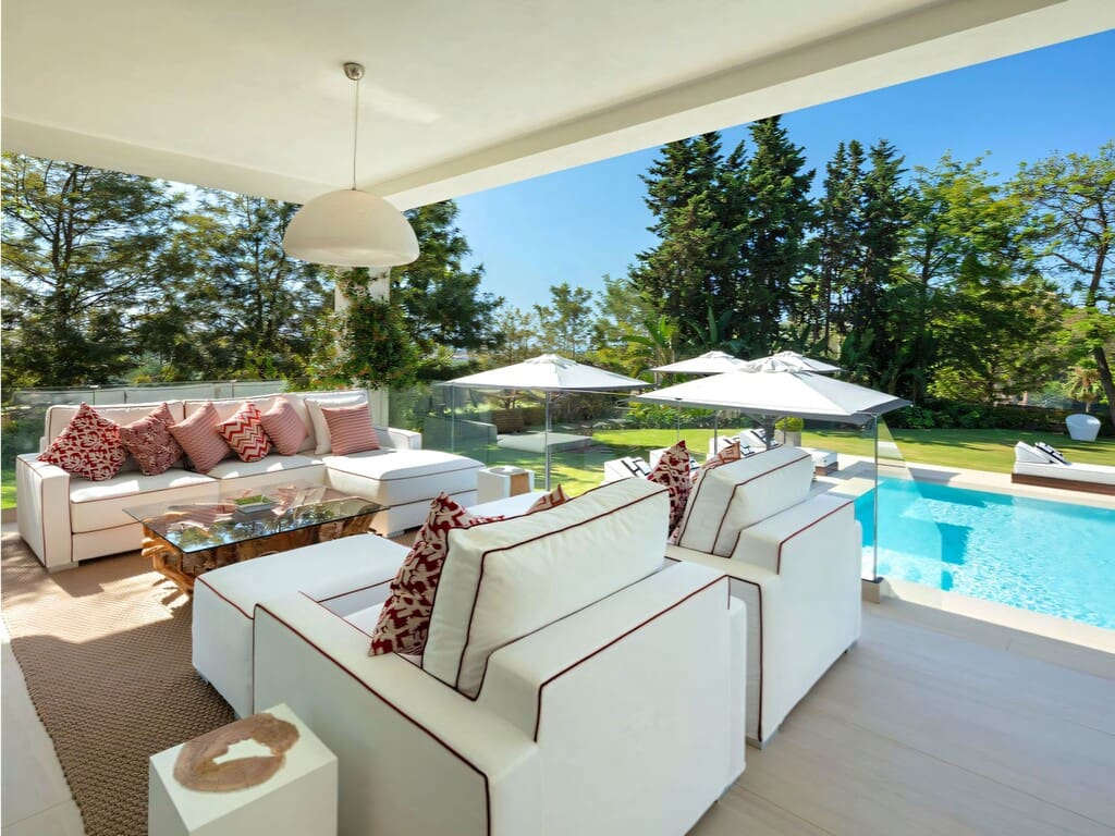 5 bedroom Villa for sale in Nueva Andalucia with pool garage - € 9,950,000 (Ref: 9976841)