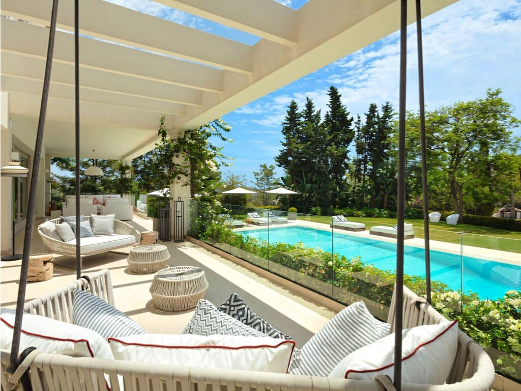 5 bedroom Villa for sale in Nueva Andalucia with pool garage - € 9,950,000 (Ref: 9976841)