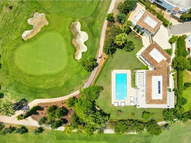 5 soverom Villa til salgs i Nueva Andalucia, Marbella med svømmebasseng garasje - € 9 950 000 (Ref: 9976841)