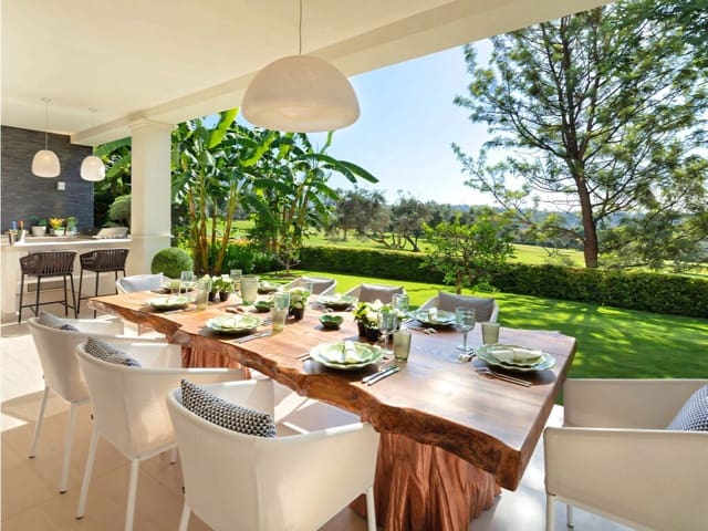 5 soverom Villa til salgs i Nueva Andalucia, Marbella med svømmebasseng garasje - € 9 950 000 (Ref: 9976841)