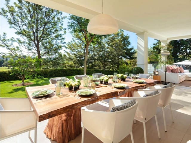 5 soverom Villa til salgs i Nueva Andalucia, Marbella med svømmebasseng garasje - € 9 950 000 (Ref: 9976841)