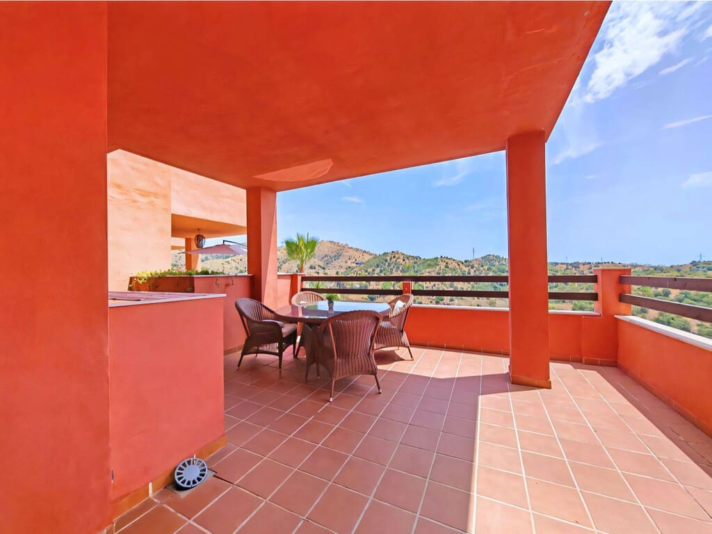 2 Zimmer Apartment zu verkaufen in La Reserva mit Pool Garage - 320.000 € (Ref: 9976842)