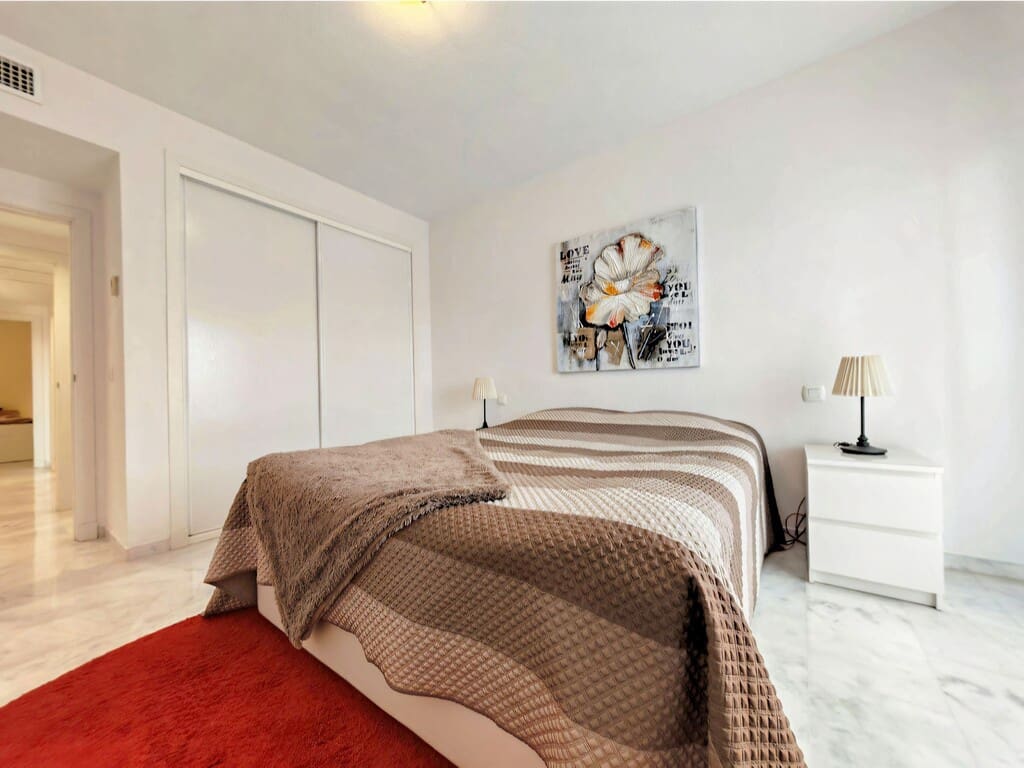 2 Zimmer Apartment zu verkaufen in La Reserva mit Pool Garage - 320.000 € (Ref: 9976842)