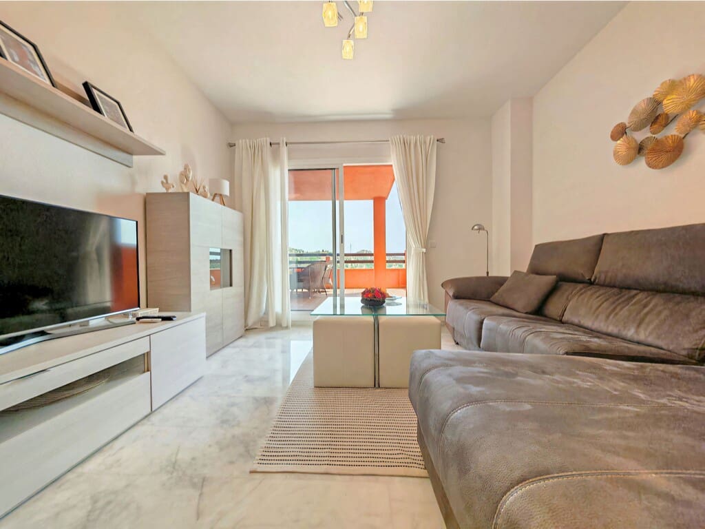 2 Zimmer Apartment zu verkaufen in La Reserva mit Pool Garage - 320.000 € (Ref: 9976842)
