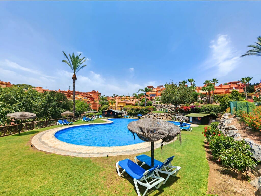 2 Zimmer Apartment zu verkaufen in La Reserva mit Pool Garage - 320.000 € (Ref: 9976842)