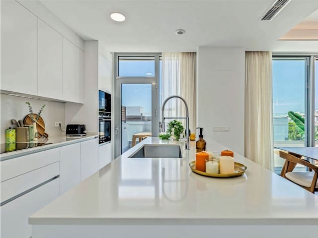 3 soverom Penthouse til salgs i Santa Clara, Marbella med svømmebasseng garasje - € 1 495 000 (Ref: 9978410)