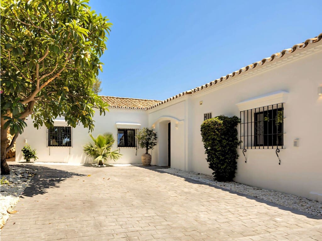 4 soveværelse Villa til salg i Benahavis med swimmingpool garage - € 2.095.000 (Ref: 9978411)