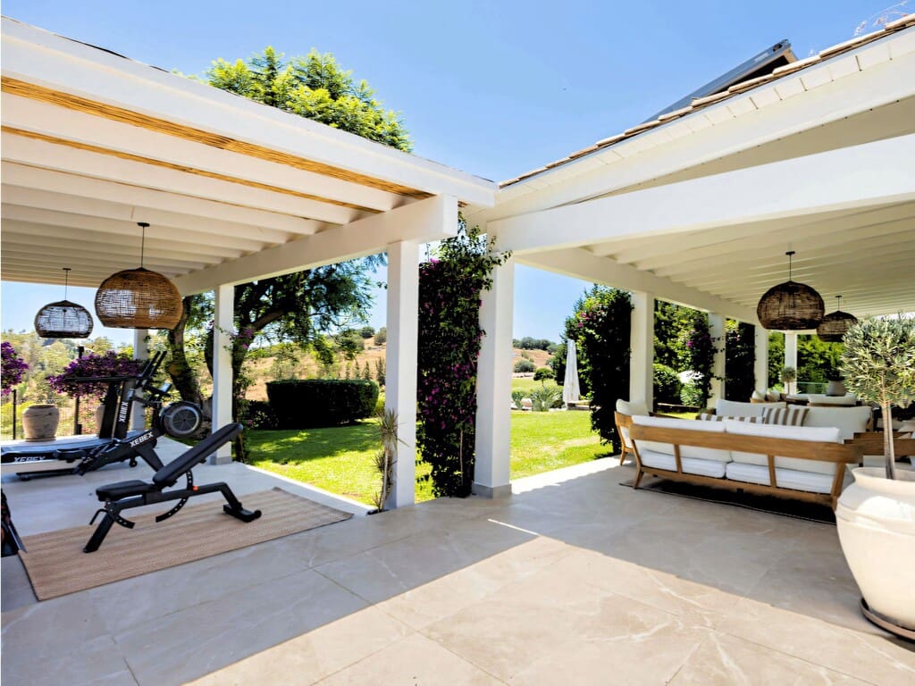 4 soveværelse Villa til salg i Benahavis med swimmingpool garage - € 2.095.000 (Ref: 9978411)