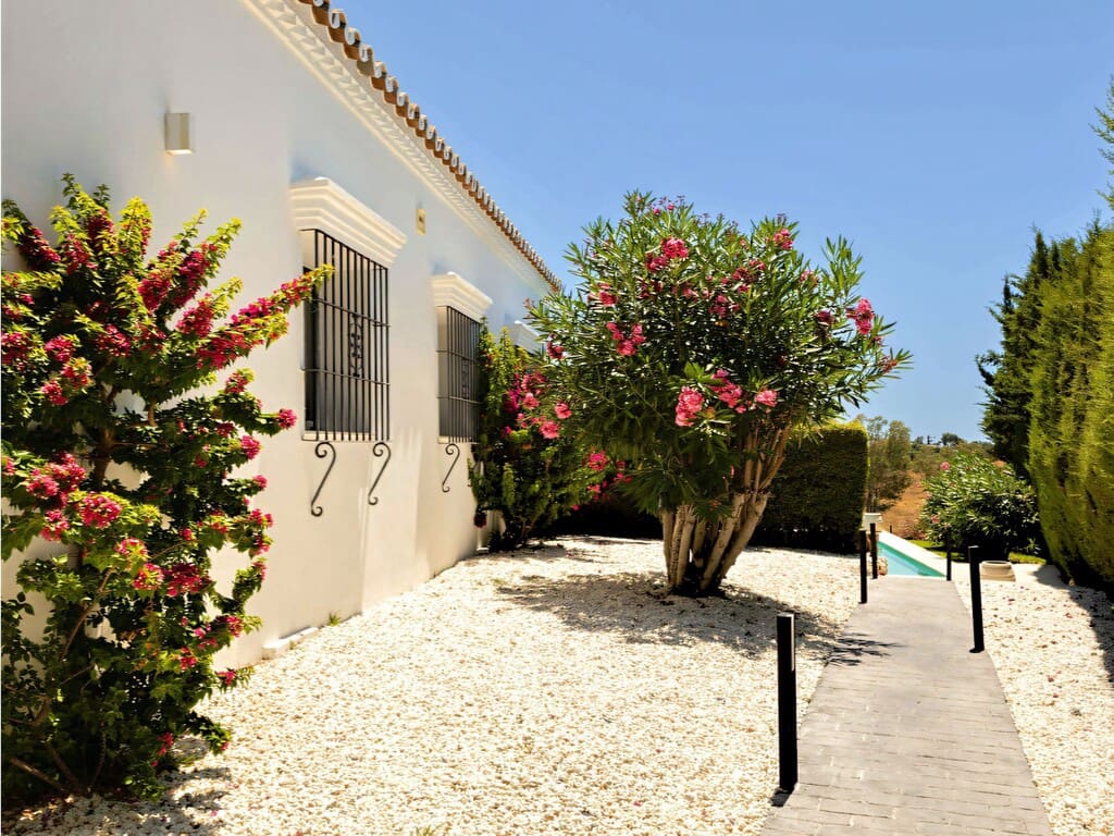 4 soveværelse Villa til salg i Benahavis med swimmingpool garage - € 2.095.000 (Ref: 9978411)
