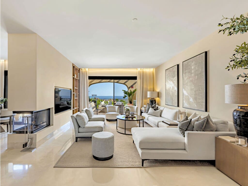 3 sypialnia Penthouse na sprzedaż w La Quinta z basenem garażem - 1 950 000 € (Ref: 9979517)