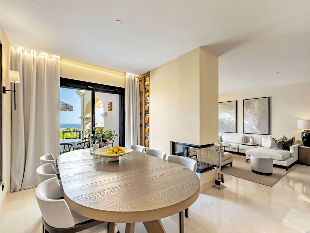 3 sypialnia Penthouse na sprzedaż w La Quinta z basenem garażem - 1 950 000 € (Ref: 9979517)