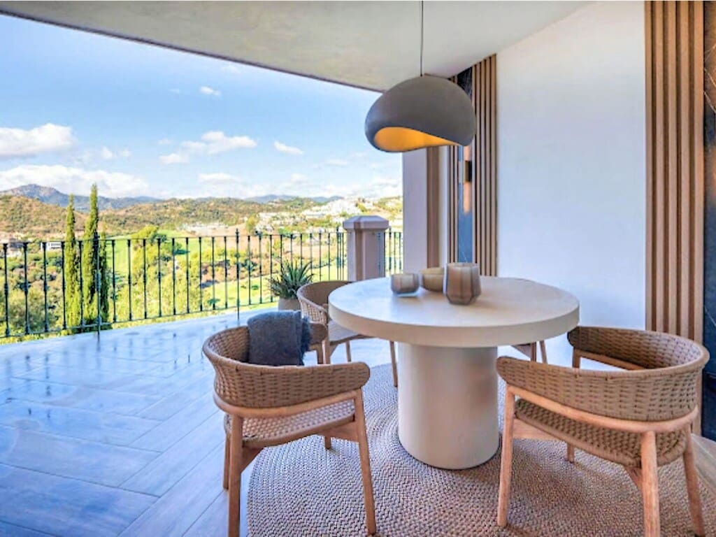 3 sypialnia Dom na sprzedaż w Monte Halcones z basenem garażem - 1 395 000 € (Ref: 9980211)
