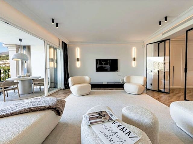 3 soverom Hus til salgs i Monte Halcones, Benahavís med svømmebasseng garasje - € 1 395 000 (Ref: 9980211)