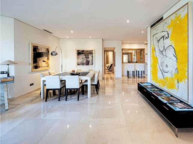 2 soveværelse Lejlighed til salg i Golden Mile, Marbella med swimmingpool garage - € 1.395.000 (Ref: 9981842)
