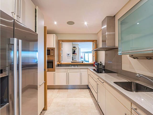 2 soveværelse Lejlighed til salg i Golden Mile, Marbella med swimmingpool garage - € 1.395.000 (Ref: 9981842)