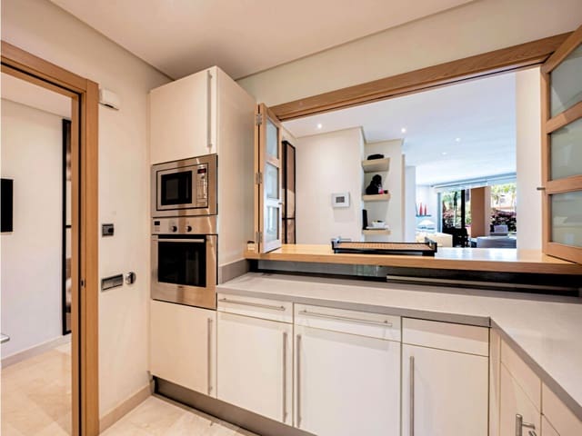 2 soveværelse Lejlighed til salg i Golden Mile, Marbella med swimmingpool garage - € 1.395.000 (Ref: 9981842)