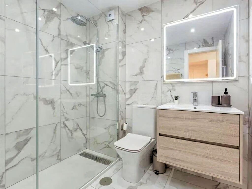 3 soverom Leilighet til salgs i Nueva Andalucia med svømmebasseng garasje - € 549 000 (Ref: 9981843)