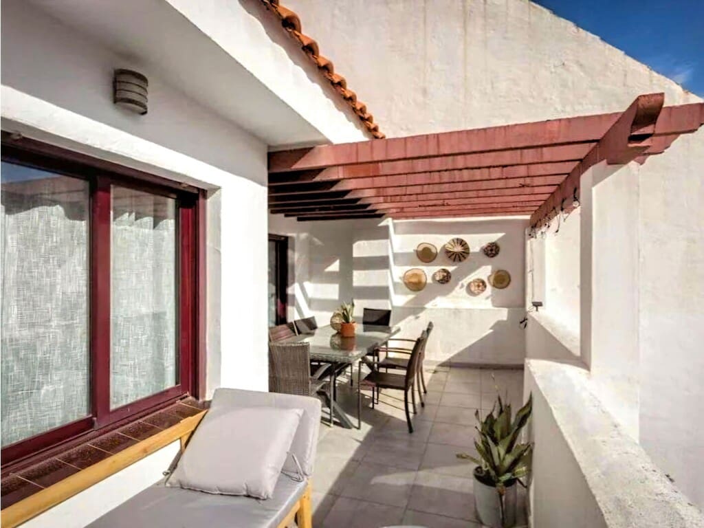 3 soverom Leilighet til salgs i Nueva Andalucia med svømmebasseng garasje - € 549 000 (Ref: 9981843)