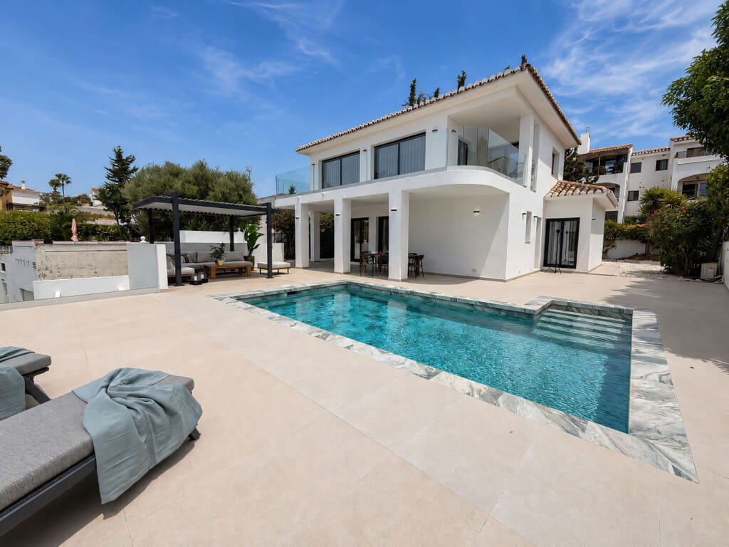 3 bedroom Villa for sale in Campo Mijas with pool garage - € 1,149,000 (Ref: 9981844)