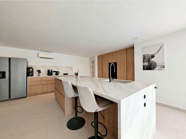 4 soverom Villa til salgs i Elviria, Marbella med svømmebasseng garasje - € 2 450 000 (Ref: 9981845)