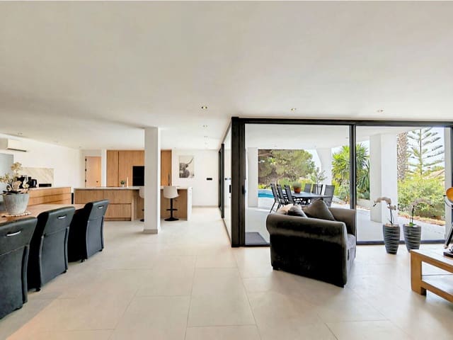 4 soverom Villa til salgs i Elviria, Marbella med svømmebasseng garasje - € 2 450 000 (Ref: 9981845)
