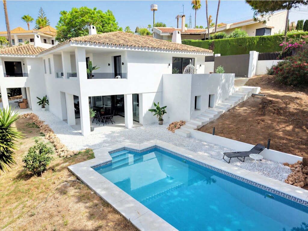 4 soverom Villa til salgs i Elviria med svømmebasseng garasje - € 2 450 000 (Ref: 9981845)