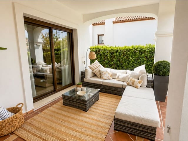 3 soverom Villa til salgs i Estepona Golf, Estepona med garasje - € 849 750 (Ref: 9984474)