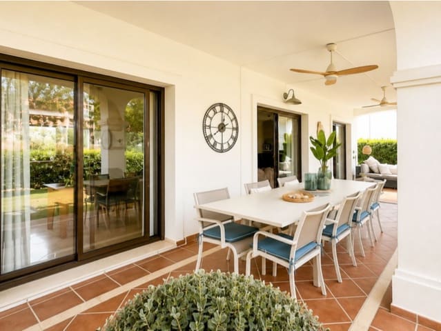 3 soverom Villa til salgs i Estepona Golf, Estepona med garasje - € 849 750 (Ref: 9984474)