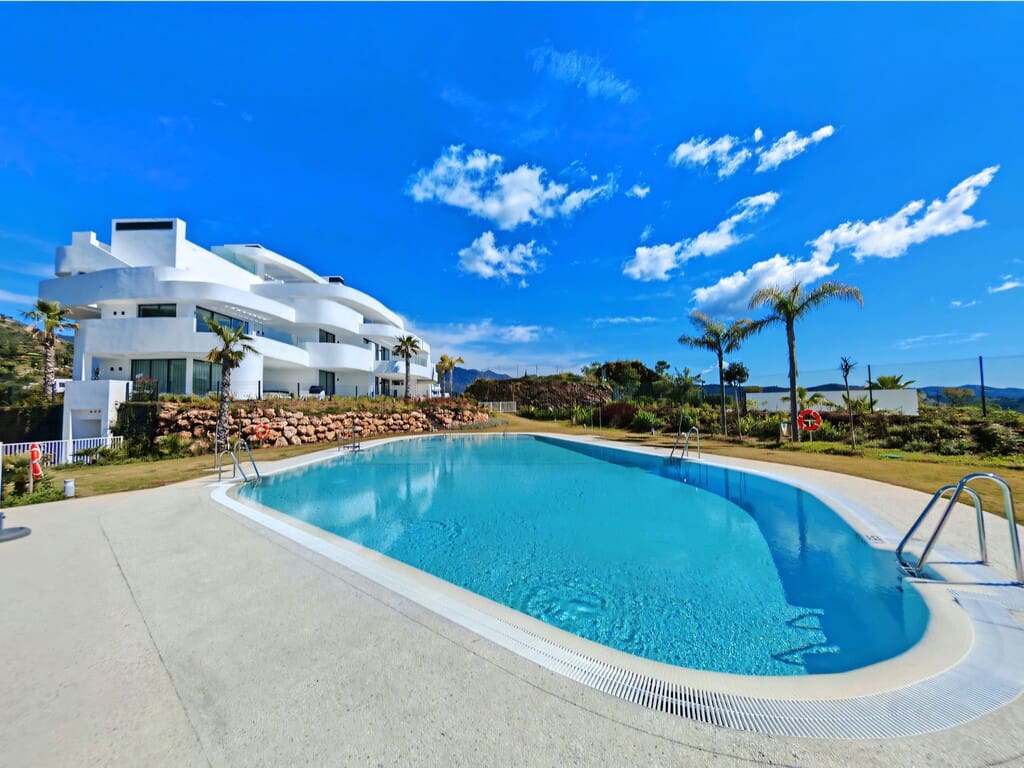 3 sovrum Lägenhet till salu i Ojen med pool - 1 345 000 € (Ref: 9984475)