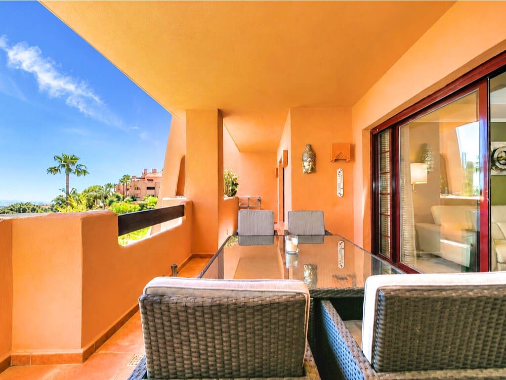 Apartamento de 2 habitaciones en La Mairena en venta con piscina garaje - 379.950 € (Ref: 9986457)