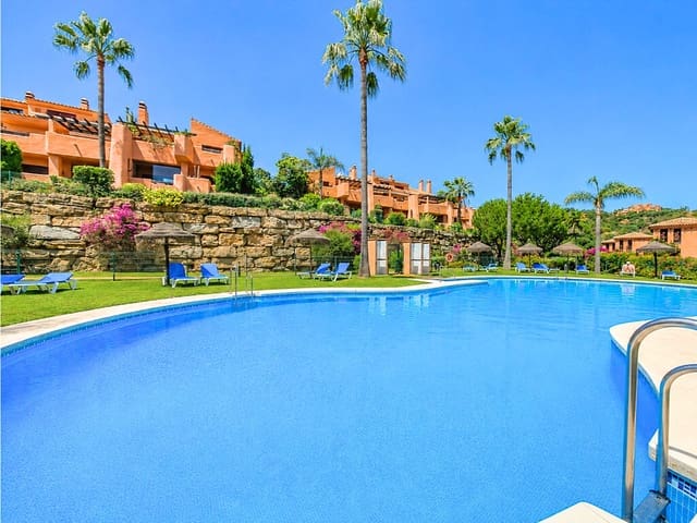 Apartamento de 2 habitaciones en La Mairena, Ojen en venta con piscina garaje - 379.950 € (Ref: 9986457)