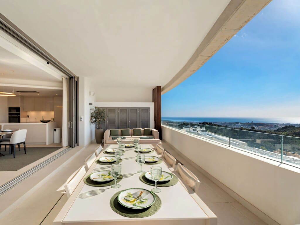 3 soverom Leilighet til salgs i La Quinta med svømmebasseng garasje - € 1 595 000 (Ref: 9986459)