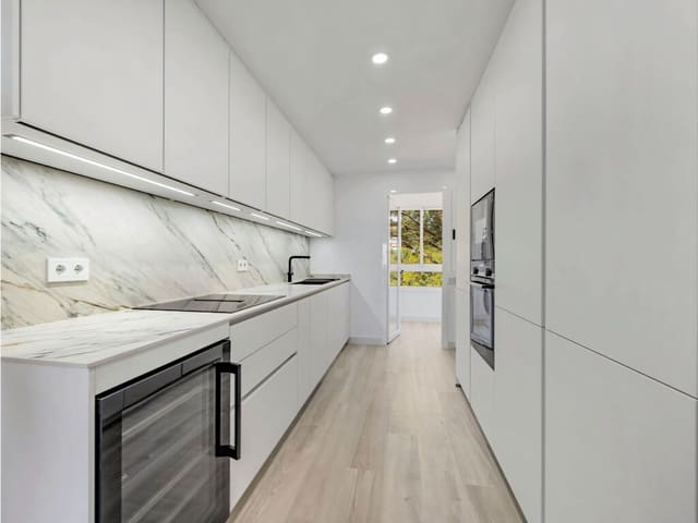 3 soverom Leilighet til salgs i La Quinta, Benahavís med svømmebasseng garasje - € 765 000 (Ref: 9990289)