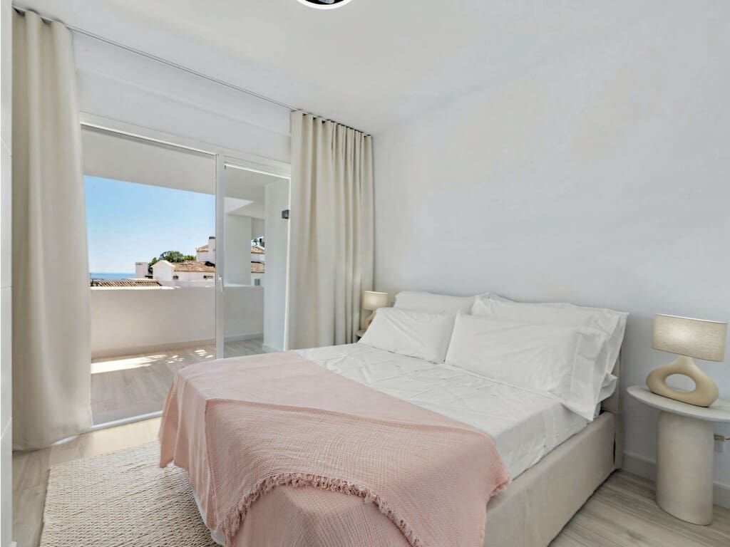 3 soverom Leilighet til salgs i La Quinta med svømmebasseng garasje - € 765 000 (Ref: 9990289)