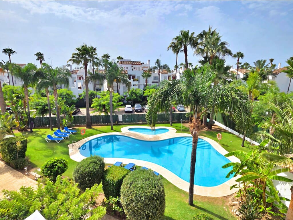 2 Zimmer Apartment zu verkaufen in Costalita mit Pool Garage - 480.000 € (Ref: 9990290)
