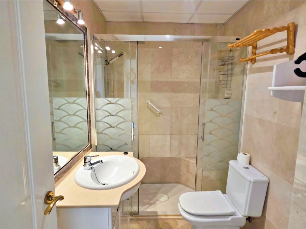 2 Zimmer Apartment zu verkaufen in Costalita mit Pool Garage - 480.000 € (Ref: 9990290)
