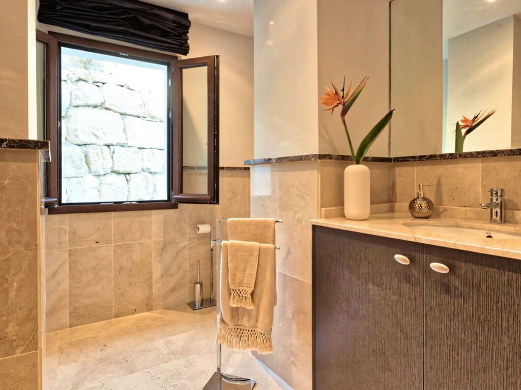 5 sovrum Villa till salu i Benahavis med pool garage - 2 295 000 € (Ref: 9990291)
