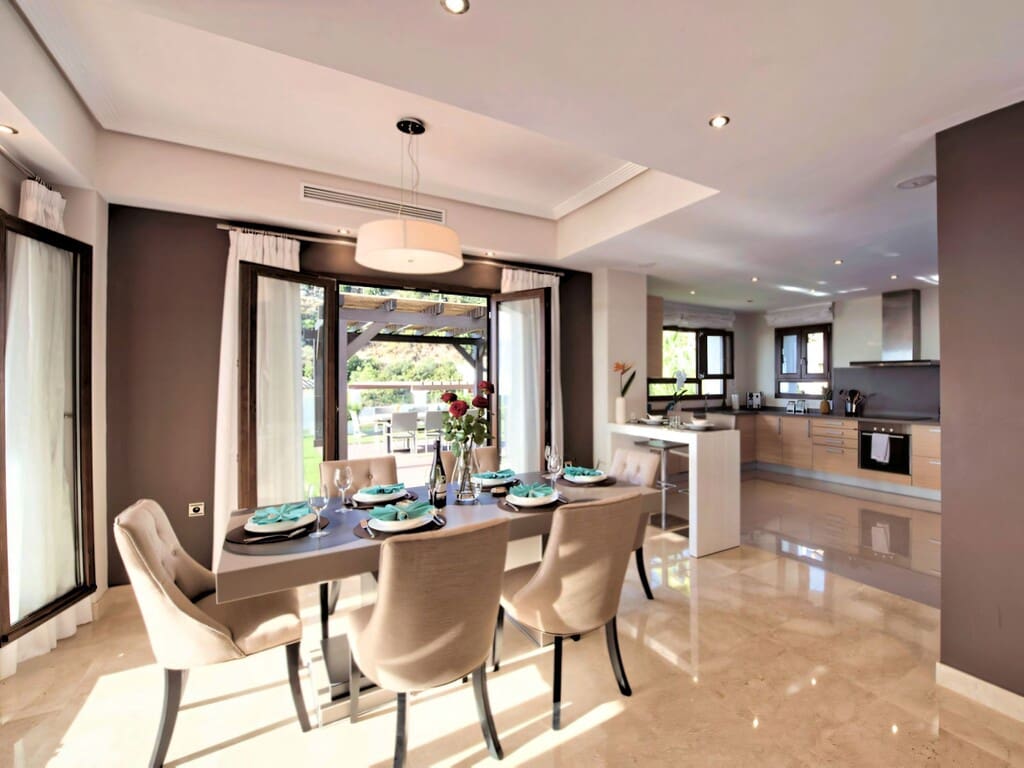 5 sovrum Villa till salu i Benahavis med pool garage - 2 295 000 € (Ref: 9990291)