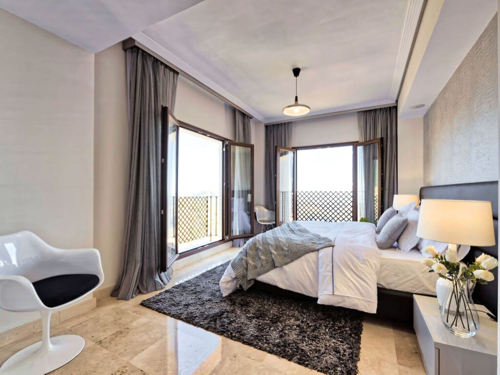 5 sovrum Villa till salu i Benahavis med pool garage - 2 295 000 € (Ref: 9990291)