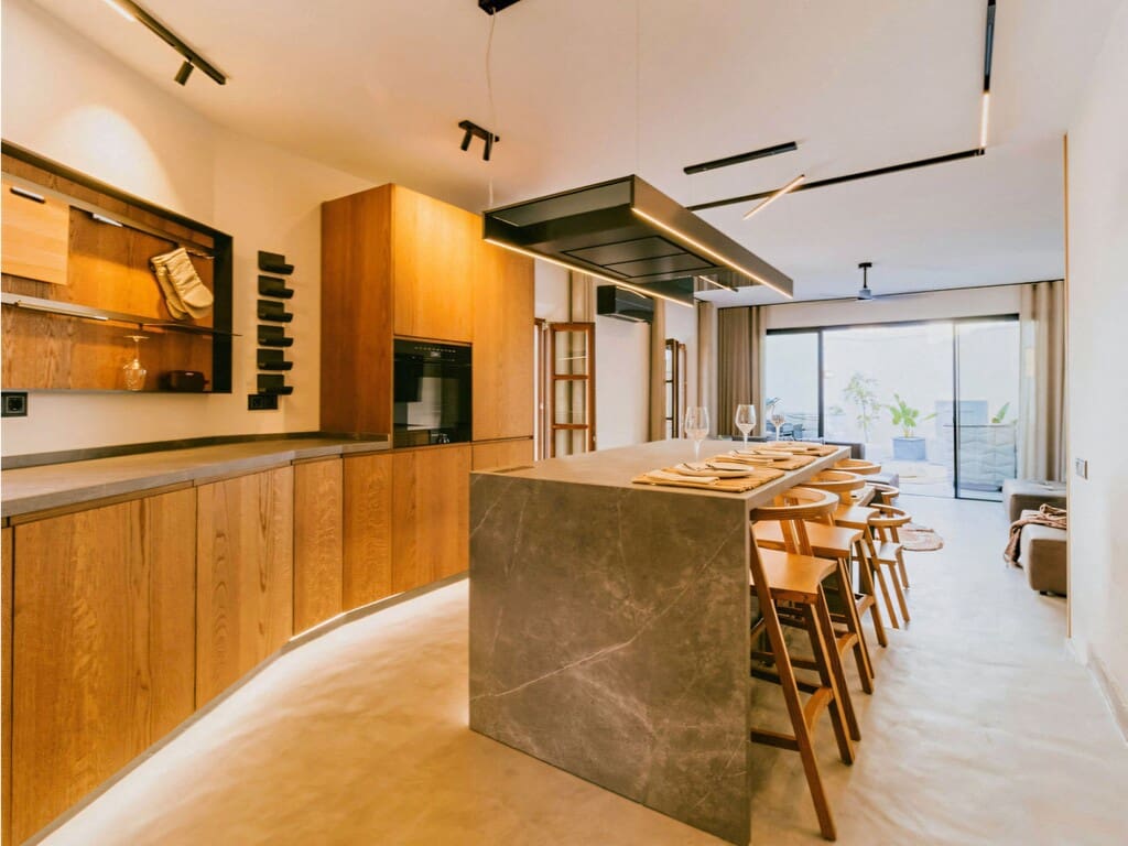 3 quarto Casa em Banda para venda em Golden Mile com piscina - 1 195 000 € (Ref: 9993870)