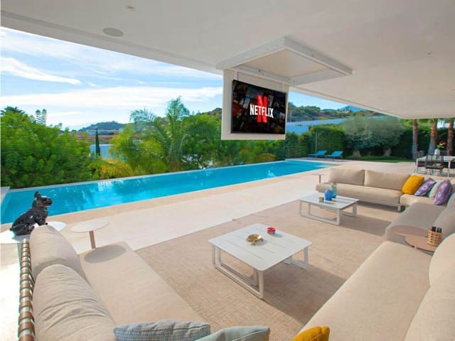 6 soverom Villa til salgs i Nueva Andalucia, Marbella med svømmebasseng garasje - € 3 395 000 (Ref: 9996695)