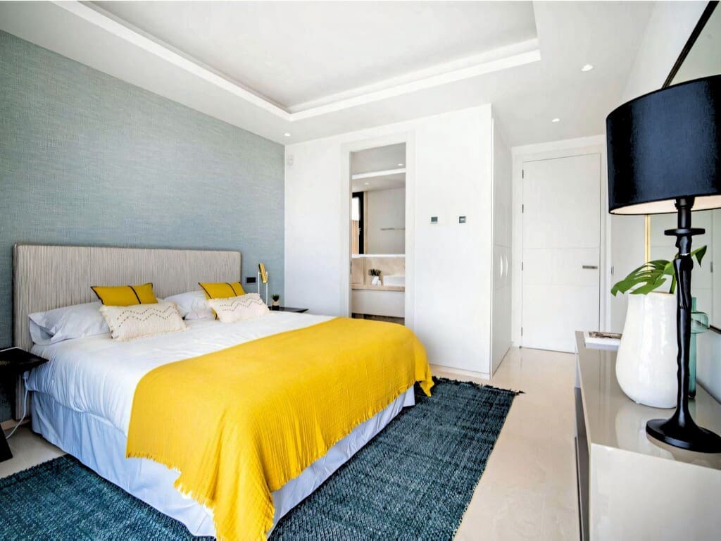 6 soverom Villa til salgs i Nueva Andalucia med svømmebasseng garasje - € 3 395 000 (Ref: 9996695)