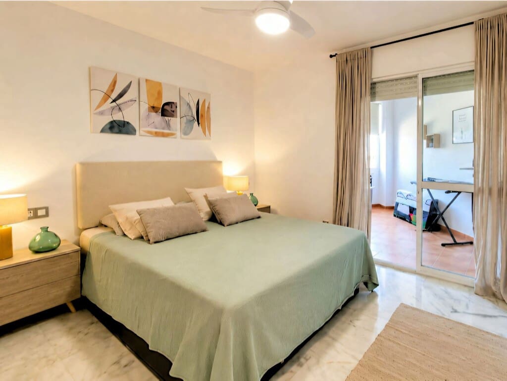 2 bedroom Apartment for sale in Estepona with pool garage - € 342,000 (Ref: 9996696)