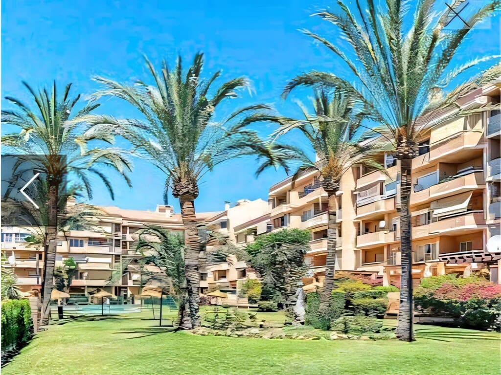 2 bedroom Apartment for sale in Estepona with pool garage - € 342,000 (Ref: 9996696)