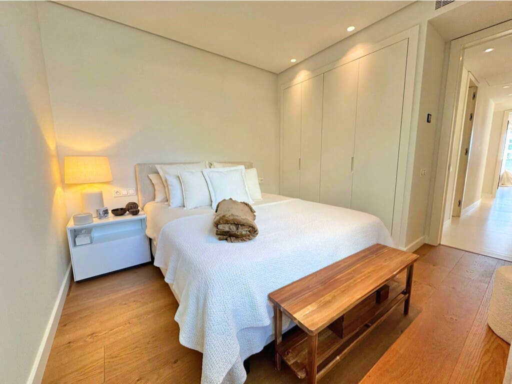 3 slaapkamer Appartement te koop in Ojen met zwembad garage - € 1.385.000 (Ref: 9998140)