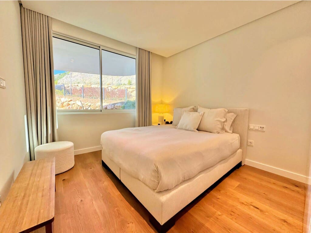 3 slaapkamer Appartement te koop in Ojen met zwembad garage - € 1.385.000 (Ref: 9998140)