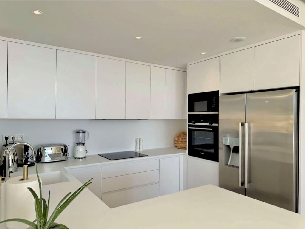 3 slaapkamer Appartement te koop in Ojen met zwembad garage - € 1.385.000 (Ref: 9998140)